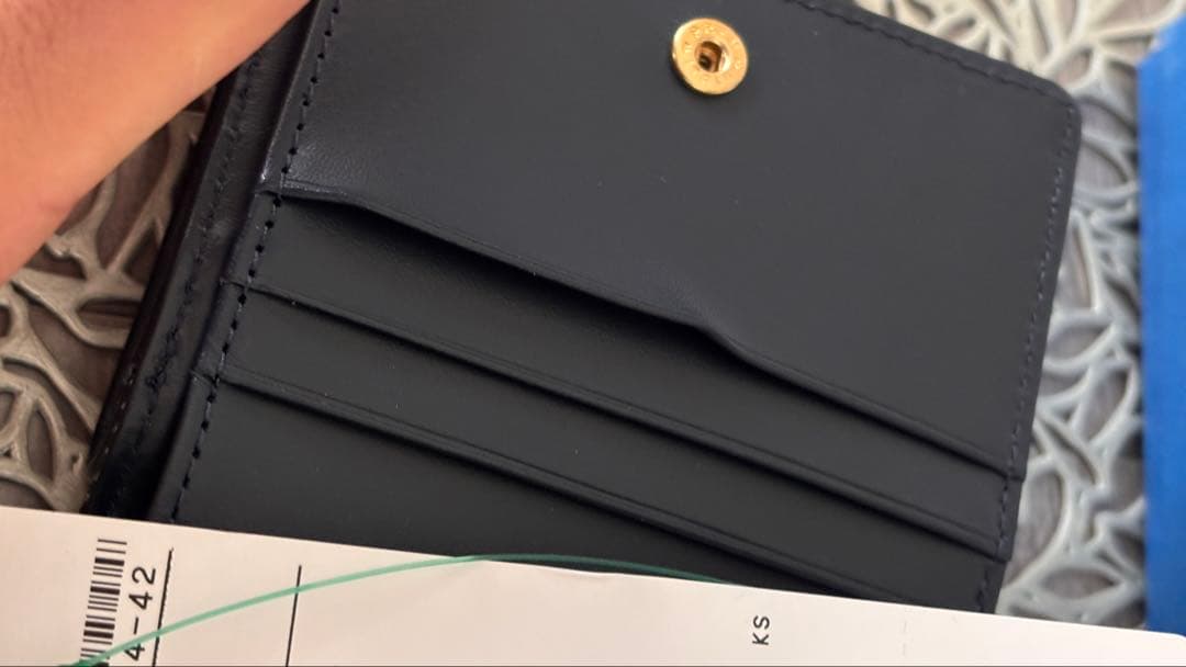 BLUE LABEL CRESTBRIDGE 二つ折り財布