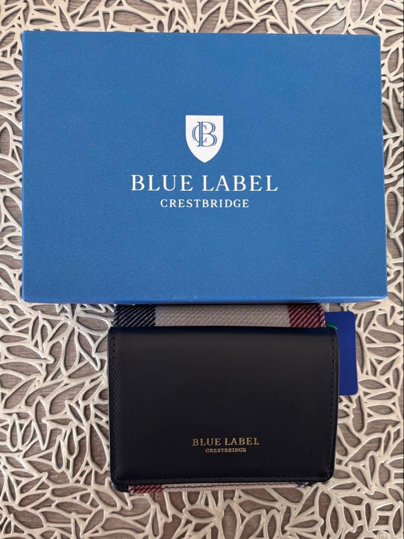 BLUE LABEL CRESTBRIDGE 二つ折り財布