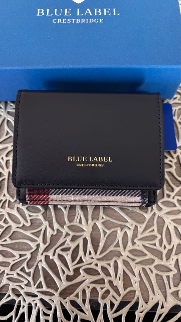 BLUE LABEL CRESTBRIDGE 二つ折り財布