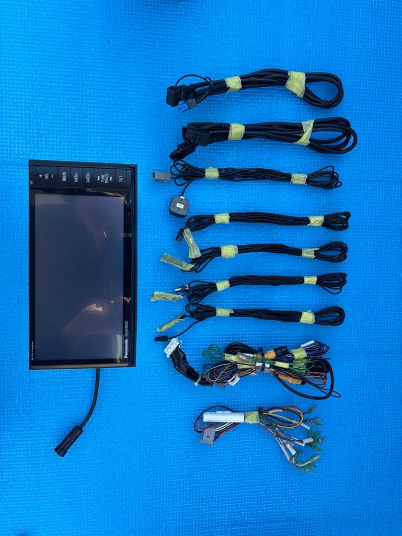 Panasonic strada CN-R330WD ナビ　送料込み　動作確認済