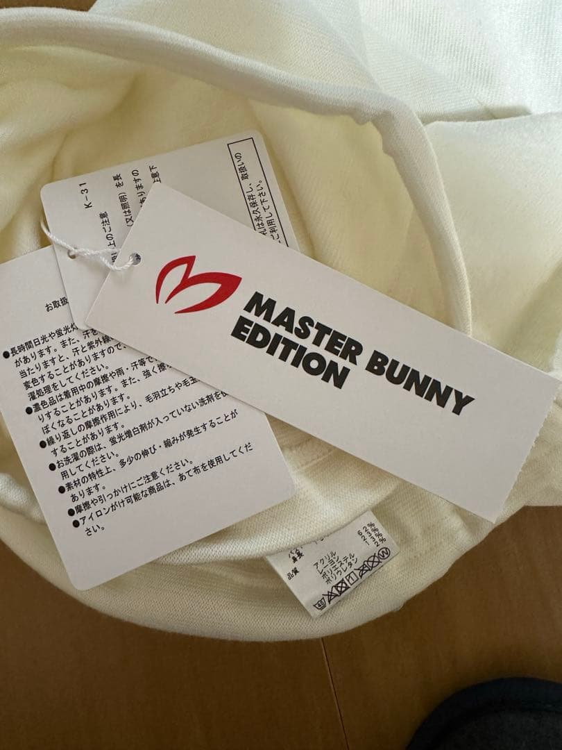 【新品】マスターバニー　トップス　ホワイト　 サイズ❶