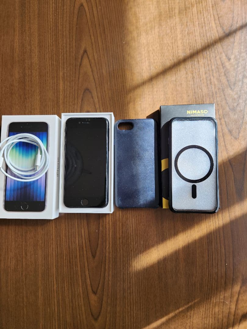 H*o様 iPhone SE3(64GB)simフリー オマケ付き