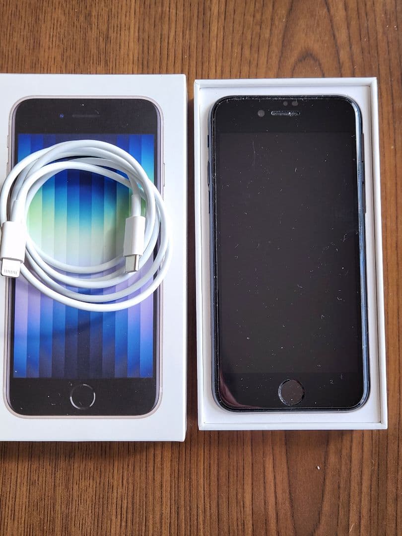 H*o様 iPhone SE3(64GB)simフリー オマケ付き