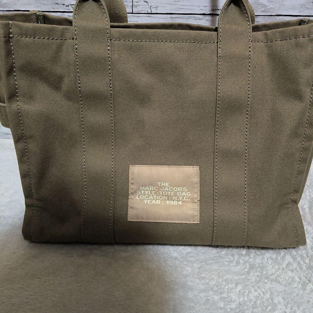 美品　現行　MARC JACOBS THE TOTE BAG 大容量　大　カーキ