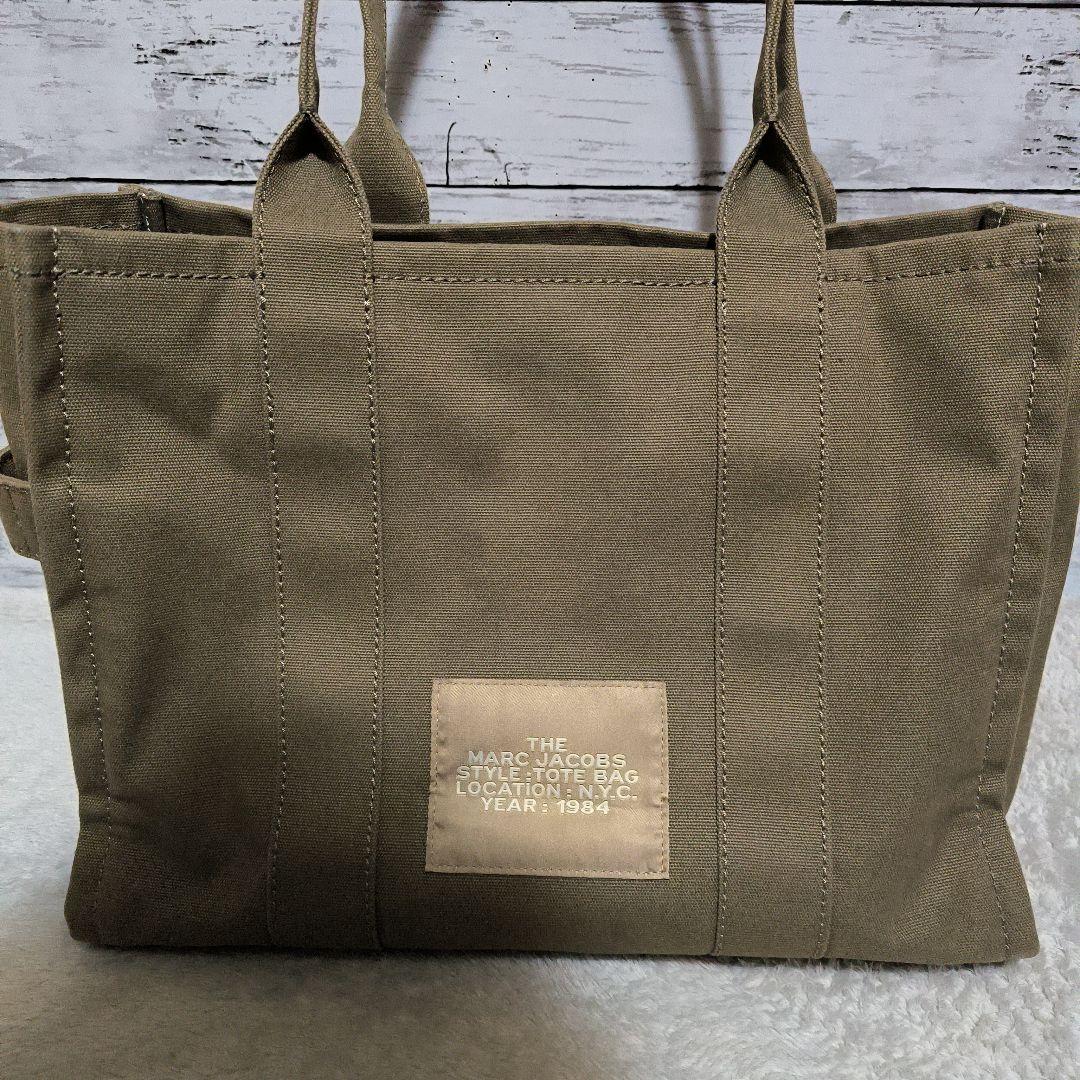 美品　現行　MARC JACOBS THE TOTE BAG 大容量　大　カーキ