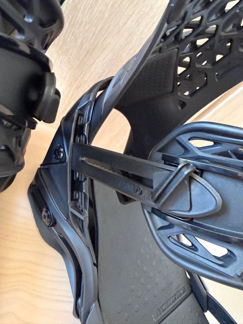 SALOMON - HIGHLANDER ブラック スノーボードビンディング