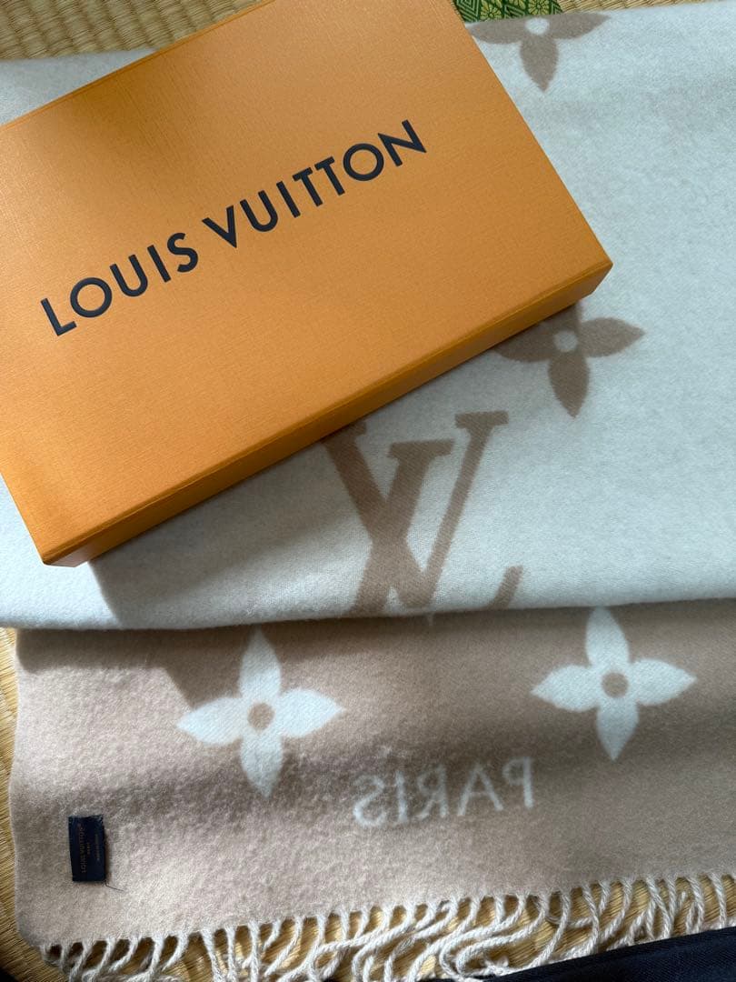 ルイヴィトン マフラー ベージュ アイボリー 美品