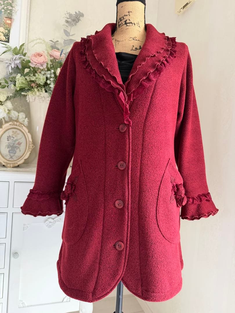 ピアリマーマ☆ミドル丈美しい赤いコート☆未使用に近い美品！