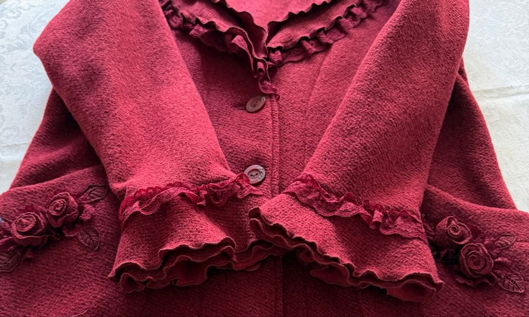 ピアリマーマ☆ミドル丈美しい赤いコート☆未使用に近い美品！