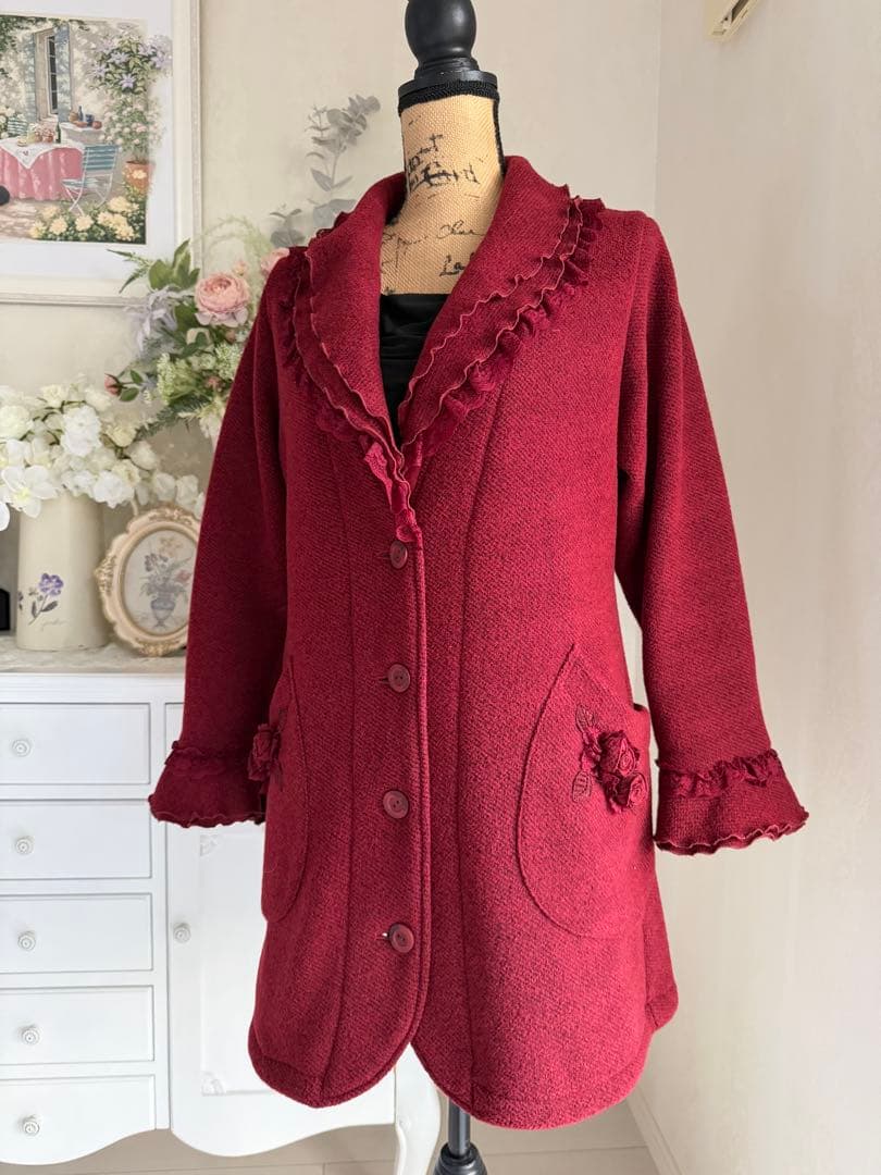 ピアリマーマ☆ミドル丈美しい赤いコート☆未使用に近い美品！