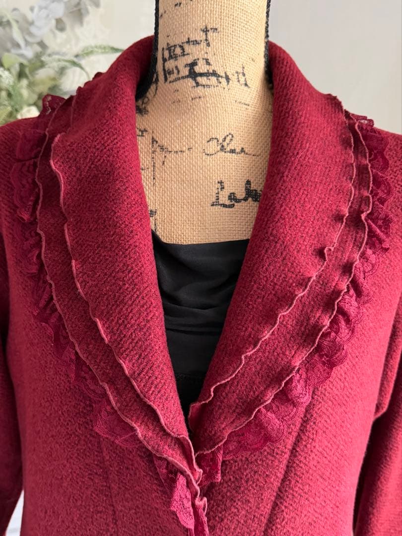 ピアリマーマ☆ミドル丈美しい赤いコート☆未使用に近い美品！