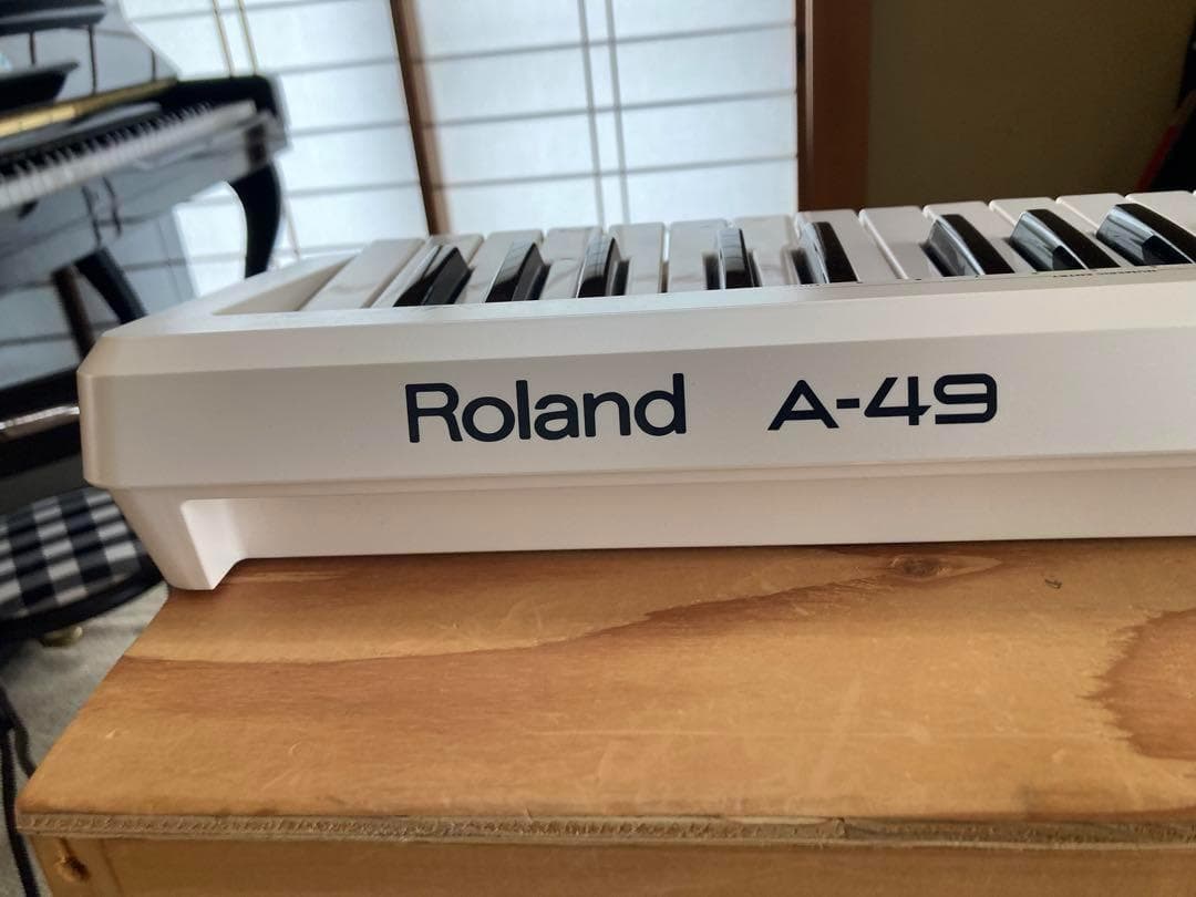 ローランド　Roland A49 ホワイト MIDIキーボード　電子ピアノ