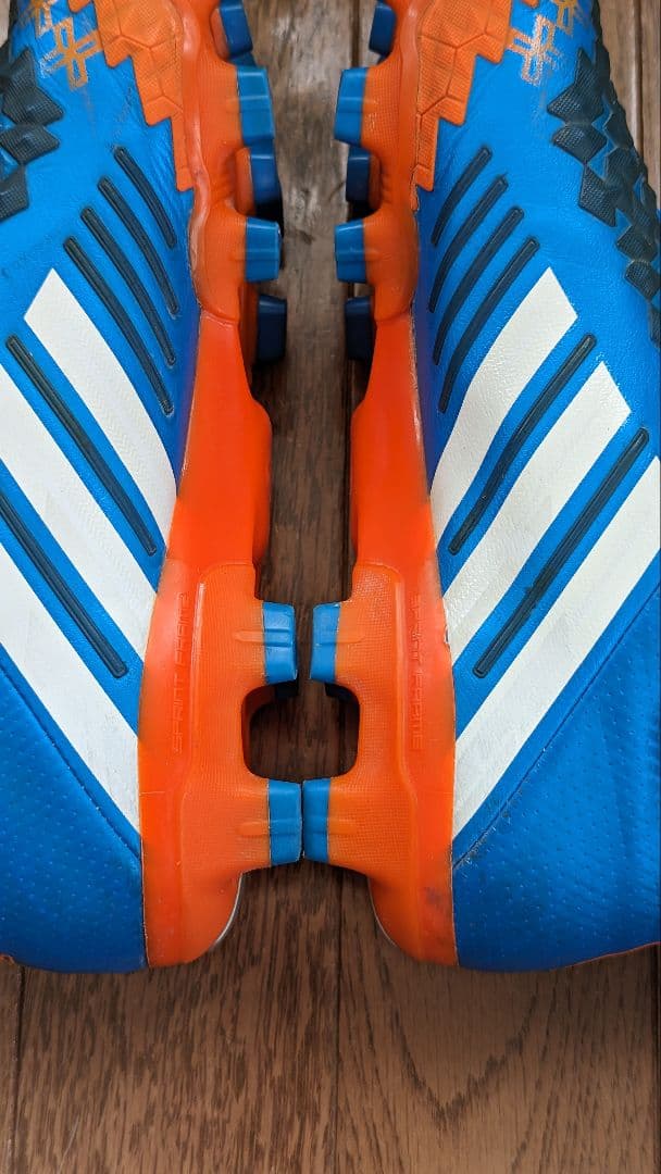 アディダス サッカースパイク プレデター リーサルゾーン HG