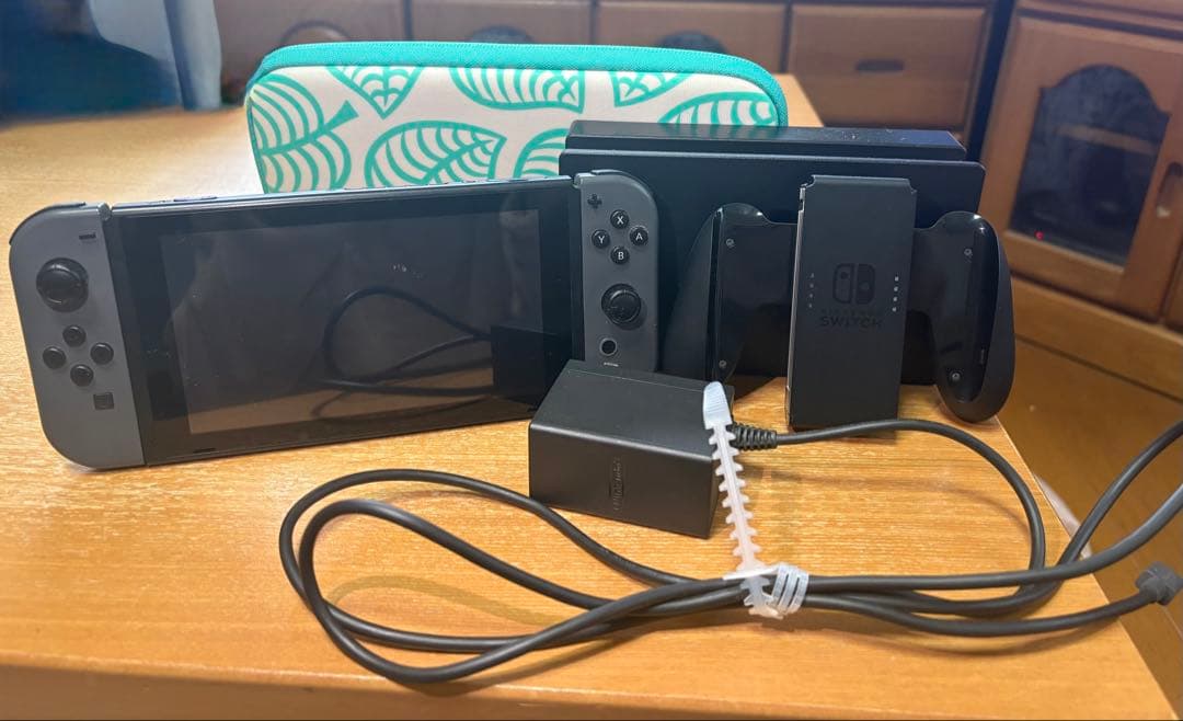 H*生様 Switch 通常版 画面左端の液晶焼けアリ