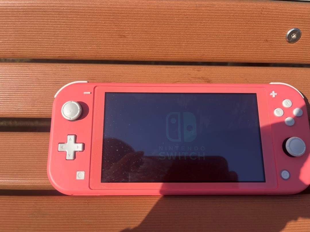 中古　Nintendo Switch Lite ピンク 本体とACアダプター