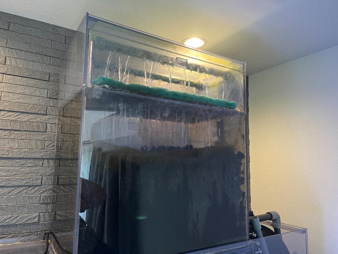 ドライ濾過槽 ドライタワー 引出式のウールボックス Wシャワーパイプ付き