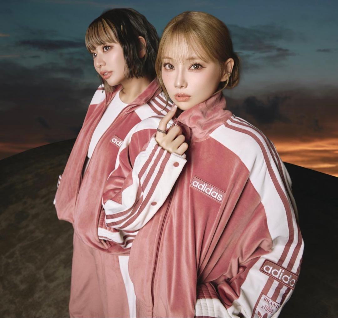 な*可様 adidas W ADIBREAK VELOUR TT