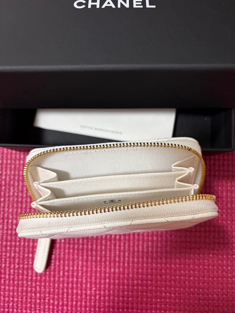 美品 シャネル パース ケース キャビアスキン ホワイト