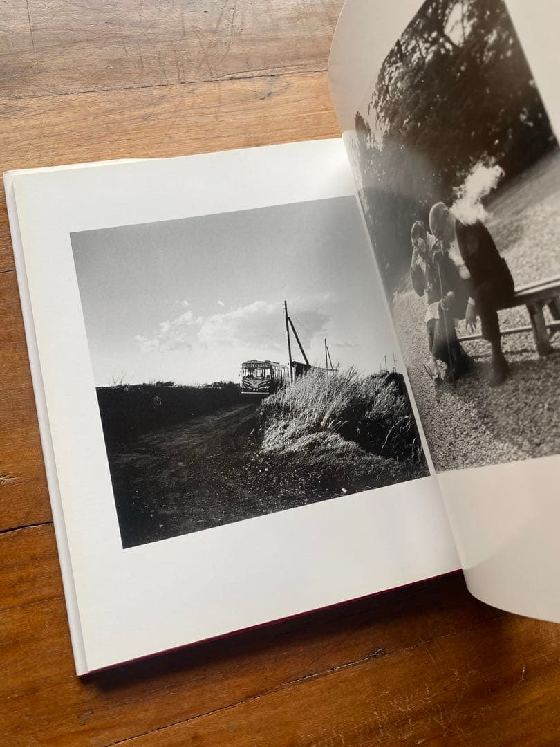 紅い花　須田一政写真集　サイン入り