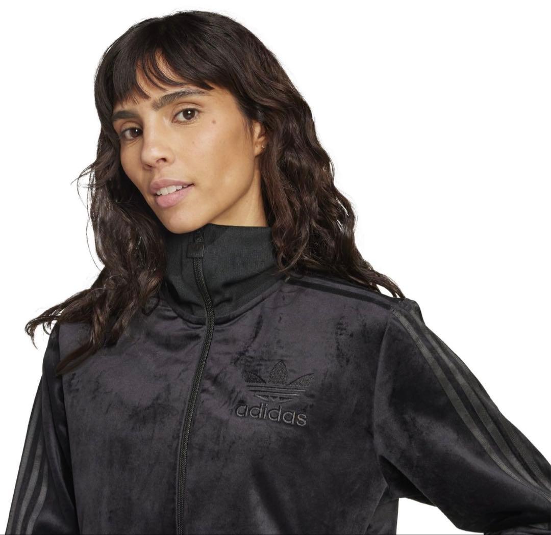 adidasベロアジャージブラック