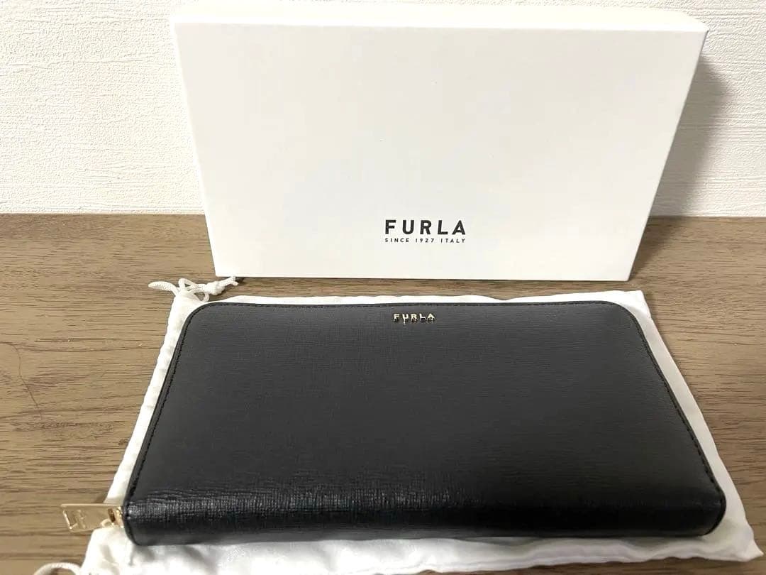 新品同様FURLA ブラックレザー長財布