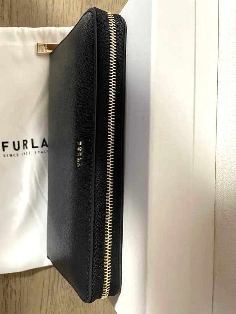 新品同様FURLA ブラックレザー長財布