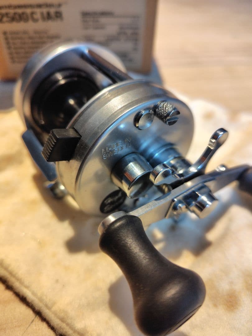 アンバサダー ambassadeur 2500C IAR ベイトリール