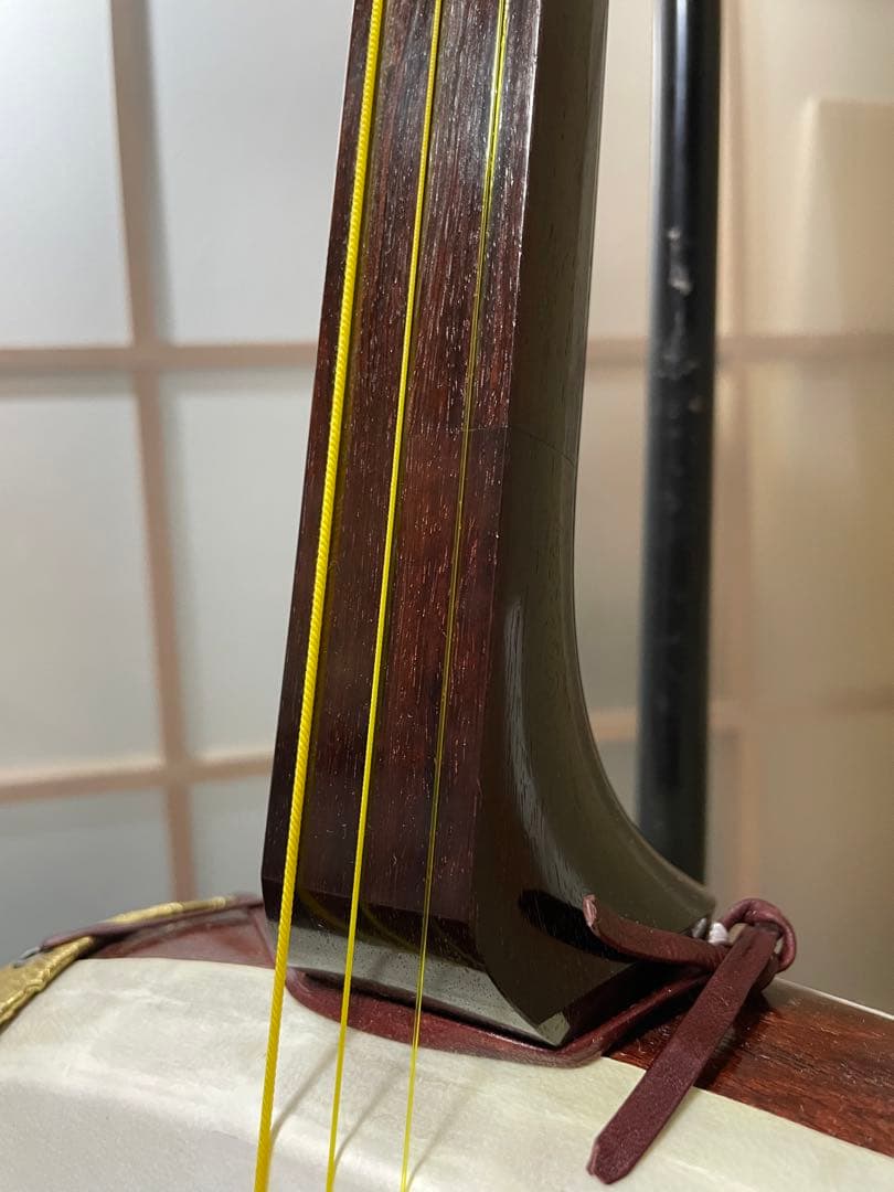 【美品カンベリ破れなし】紅木 津軽三味線 両犬皮 二本溝 太棹 ケース、布袋つき
