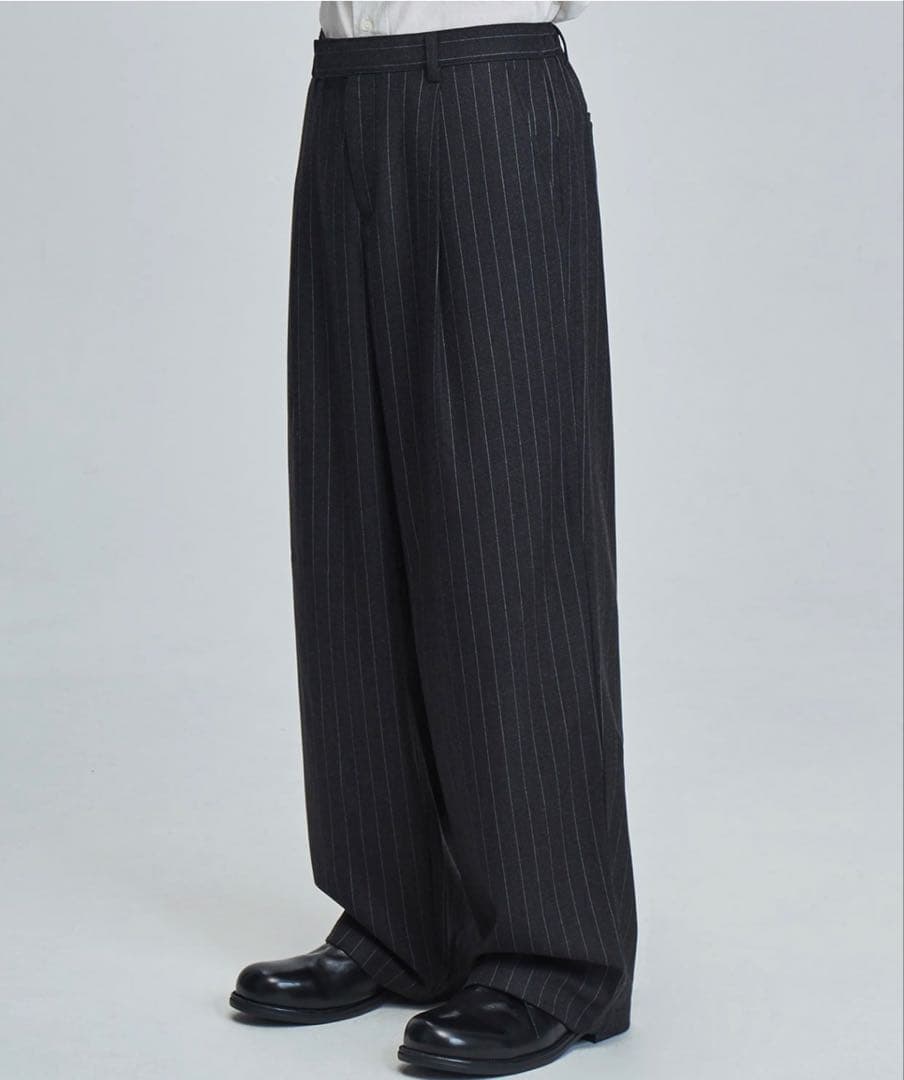 【定価¥37400】 URU 1TUCK PANTS ブラック ストライプパンツ