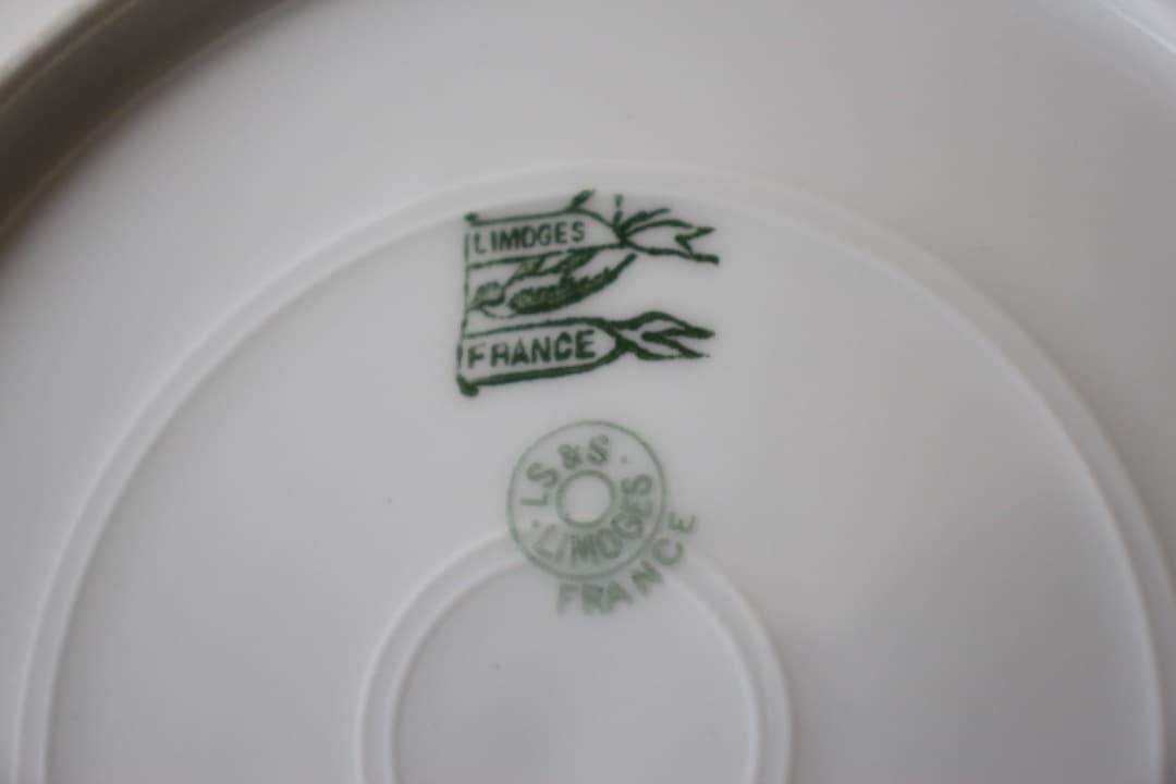 フランス　リモージュ　金彩　２１cmプレート　７枚