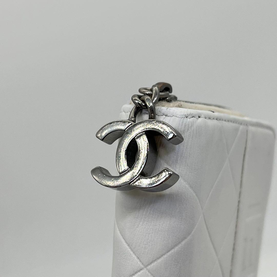 CHANEL 長財布 ラウンドファスナー ココマーク キルティング チャーム付き