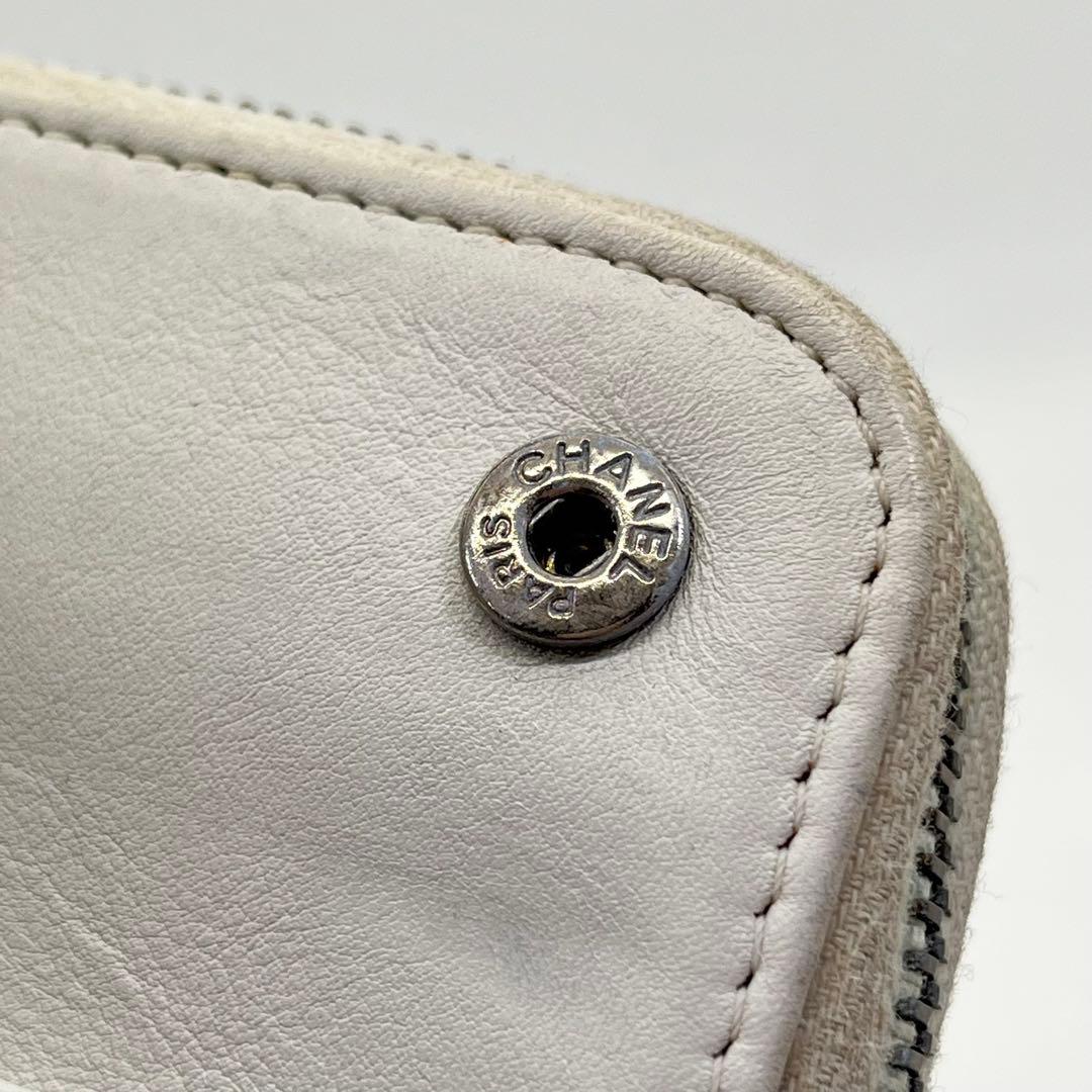 CHANEL 長財布 ラウンドファスナー ココマーク キルティング チャーム付き