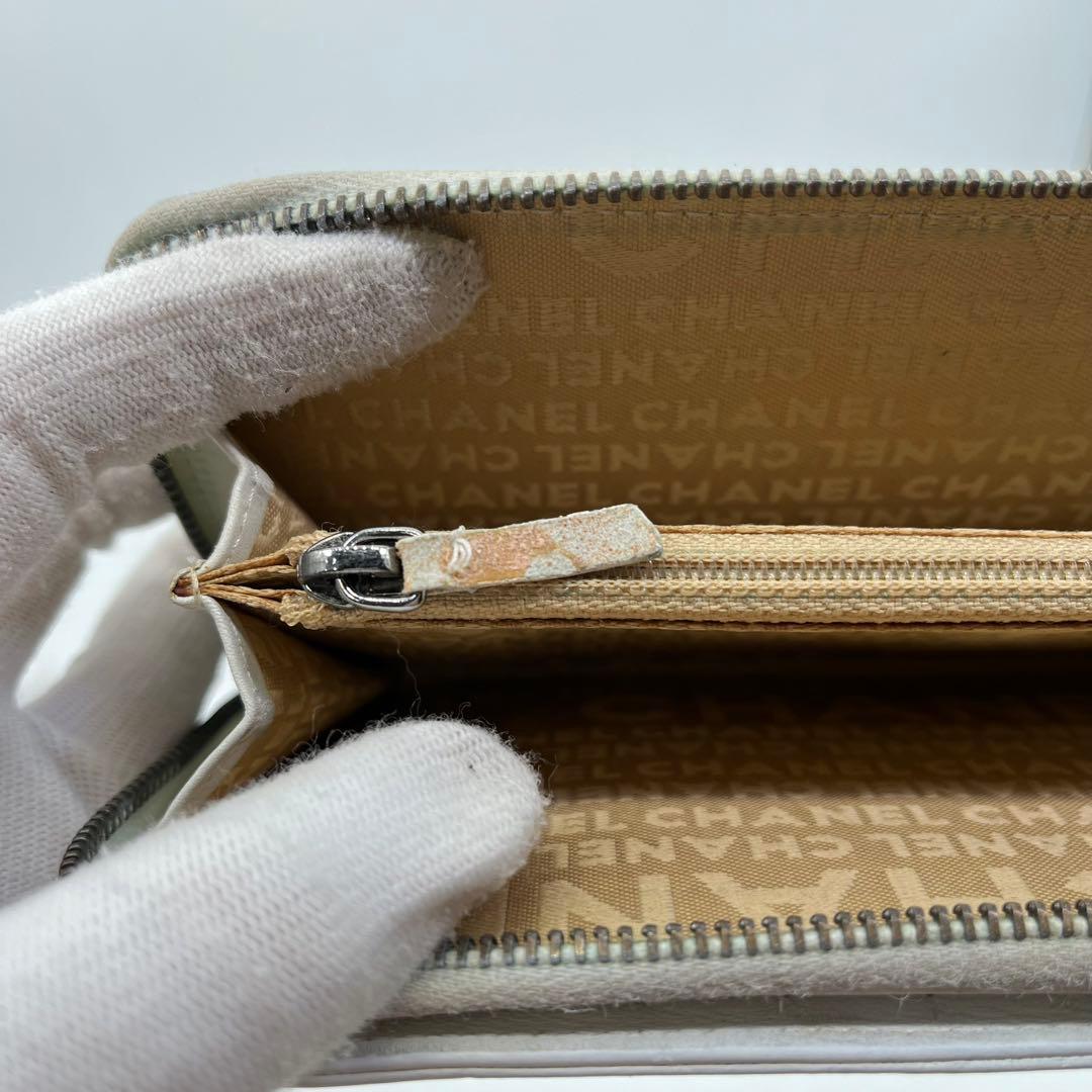 CHANEL 長財布 ラウンドファスナー ココマーク キルティング チャーム付き