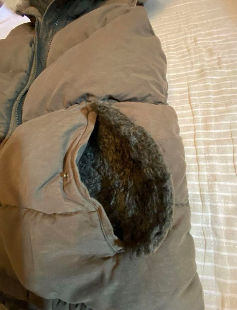 サニークラウズ　ダウンベスト オリーブグリーン