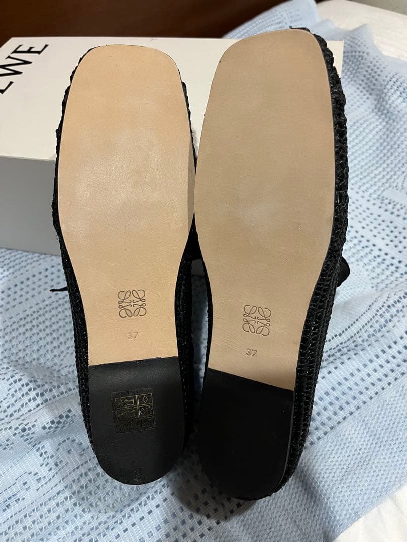 【新品未使用】LOEWE ブラックフラットシューズ 37