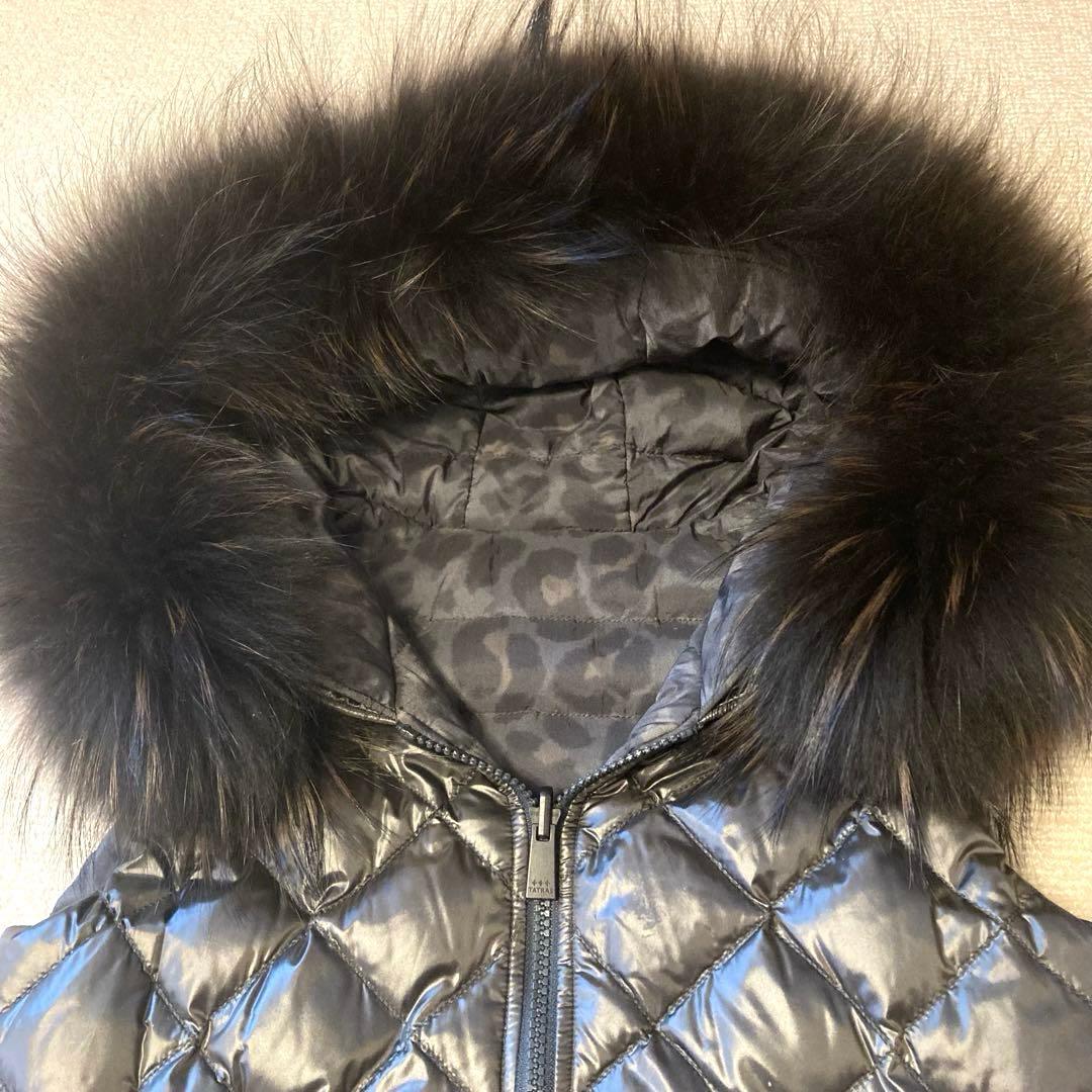 美品❣️TATRASリバーシブル　ダウンベスト　２WAY　グレージュ　レオパード