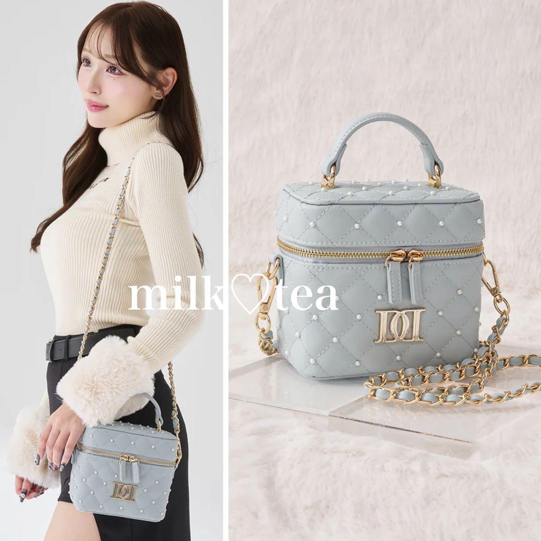 ダーリッチ 【ゴールドパーツ】キルティングパールスクエアミニバッグ サックス