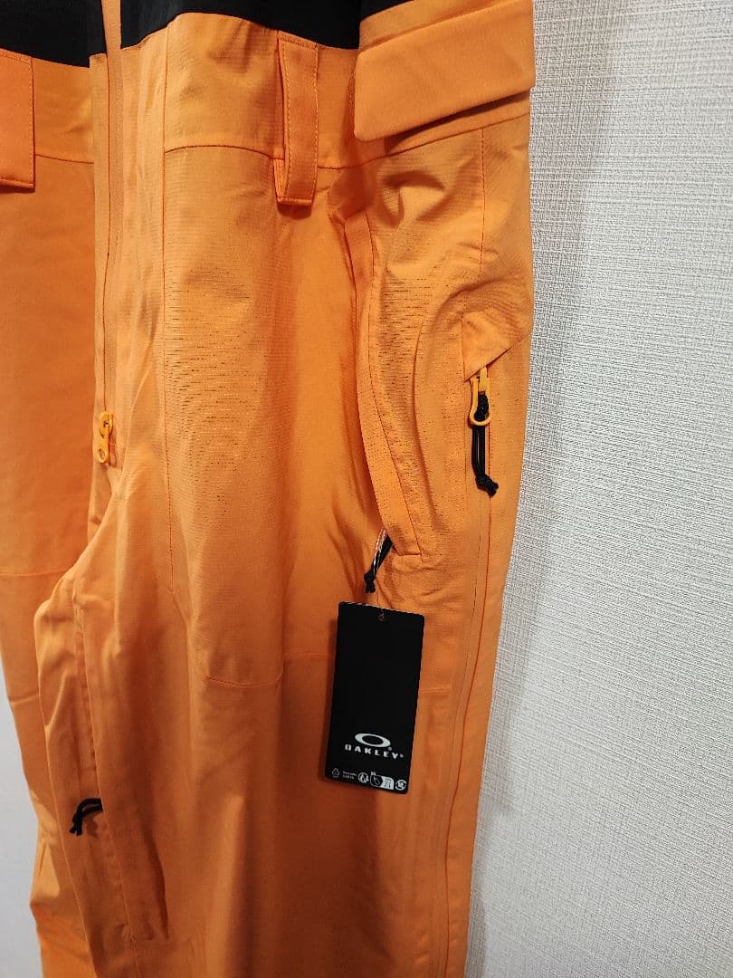 新品未使用 半額以下！オークリー スキーパンツ TC GUNN RC BIB
