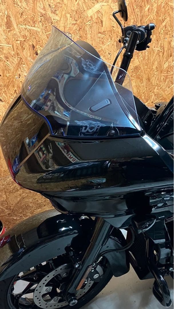 ロードグライド ウインドシールド ブルーアイス 9インチ クロックワークス