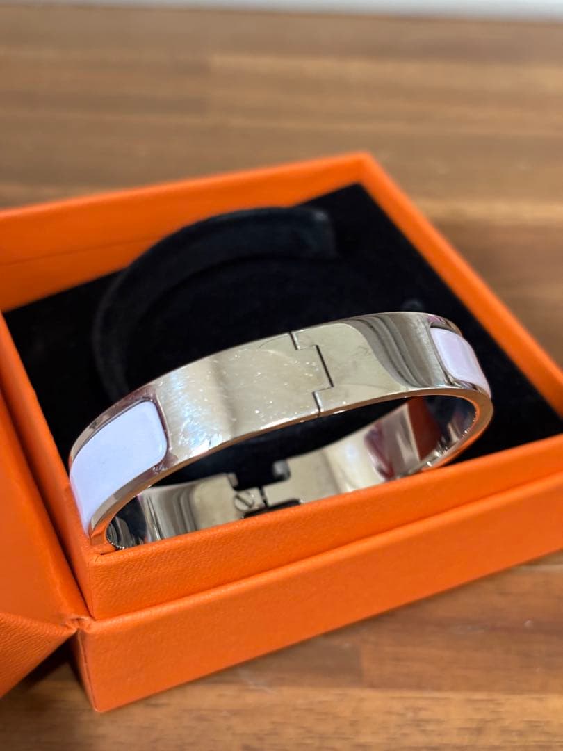 HERMES パープルエナメルバングル 《クリックH》