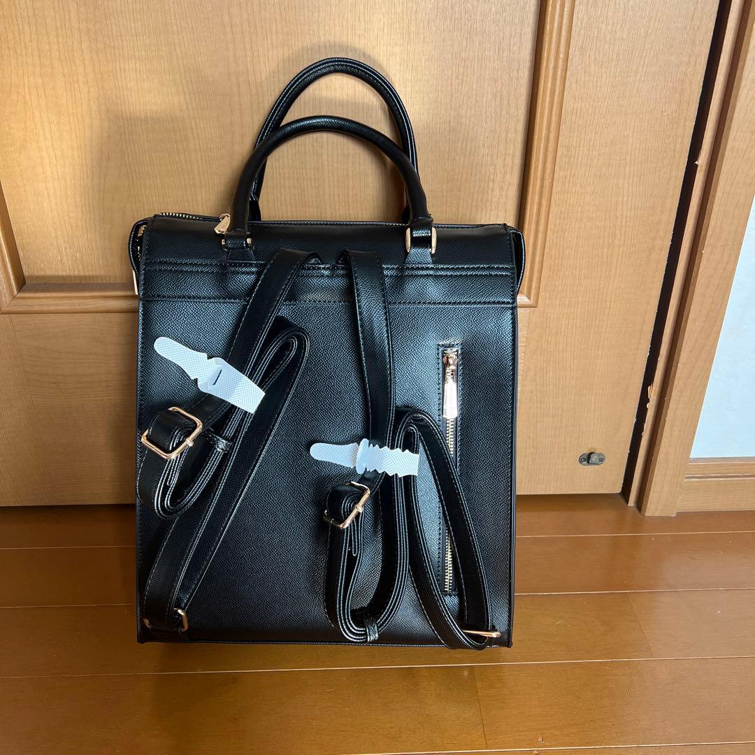 ナチュラルビューティーエレナ　リュック　ブラック