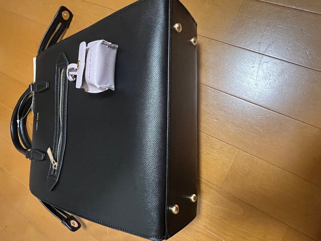 ナチュラルビューティーエレナ　リュック　ブラック