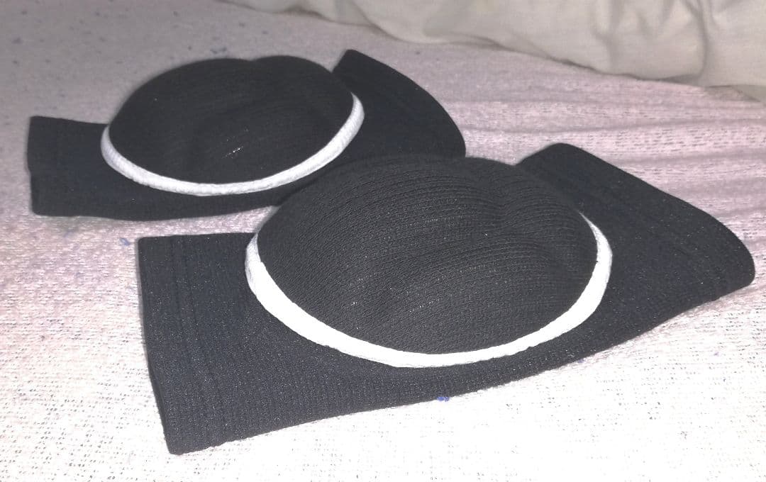 【匿名配送】【未使用】肘　膝　ひじ　ひざ　パッド　GK　ゴレイロ　黒　白