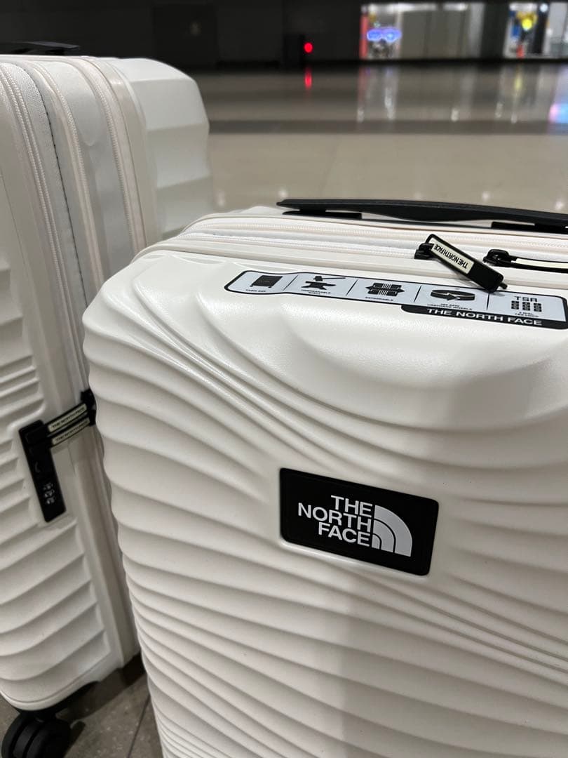 20インチTHE NORTH FACE ホワイトキャリーケース 機内持込み可能