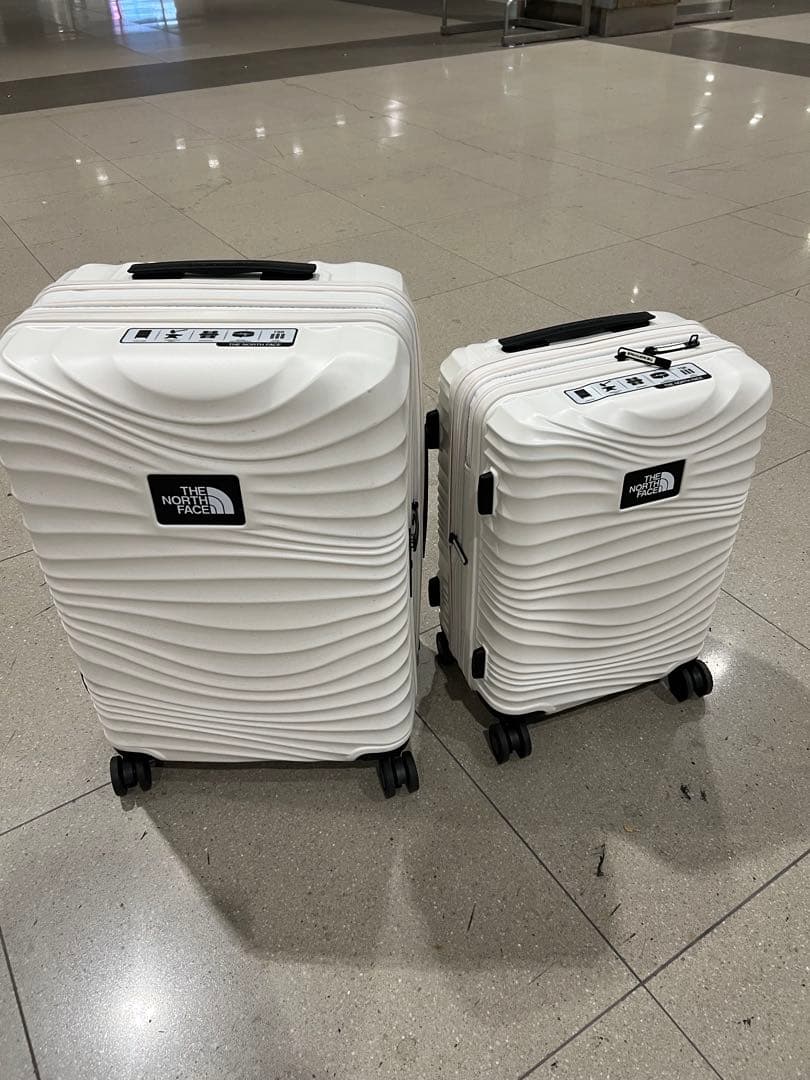 20インチTHE NORTH FACE ホワイトキャリーケース 機内持込み可能