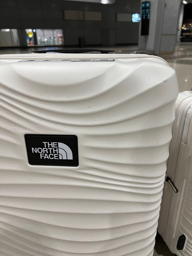 20インチTHE NORTH FACE ホワイトキャリーケース 機内持込み可能