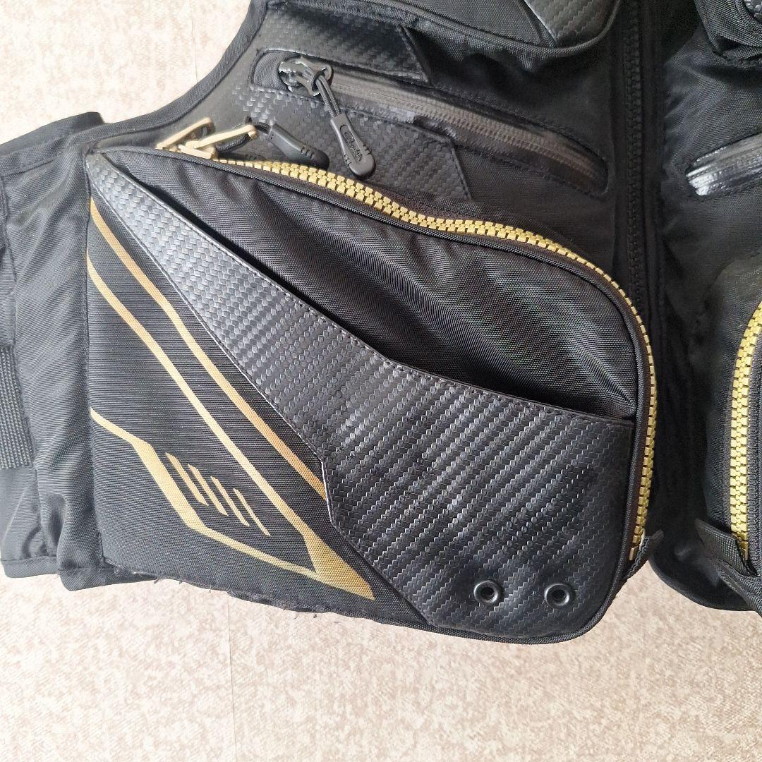 Gamakatsu フィッシングベスト ブラック/ゴールド　Lサイズ