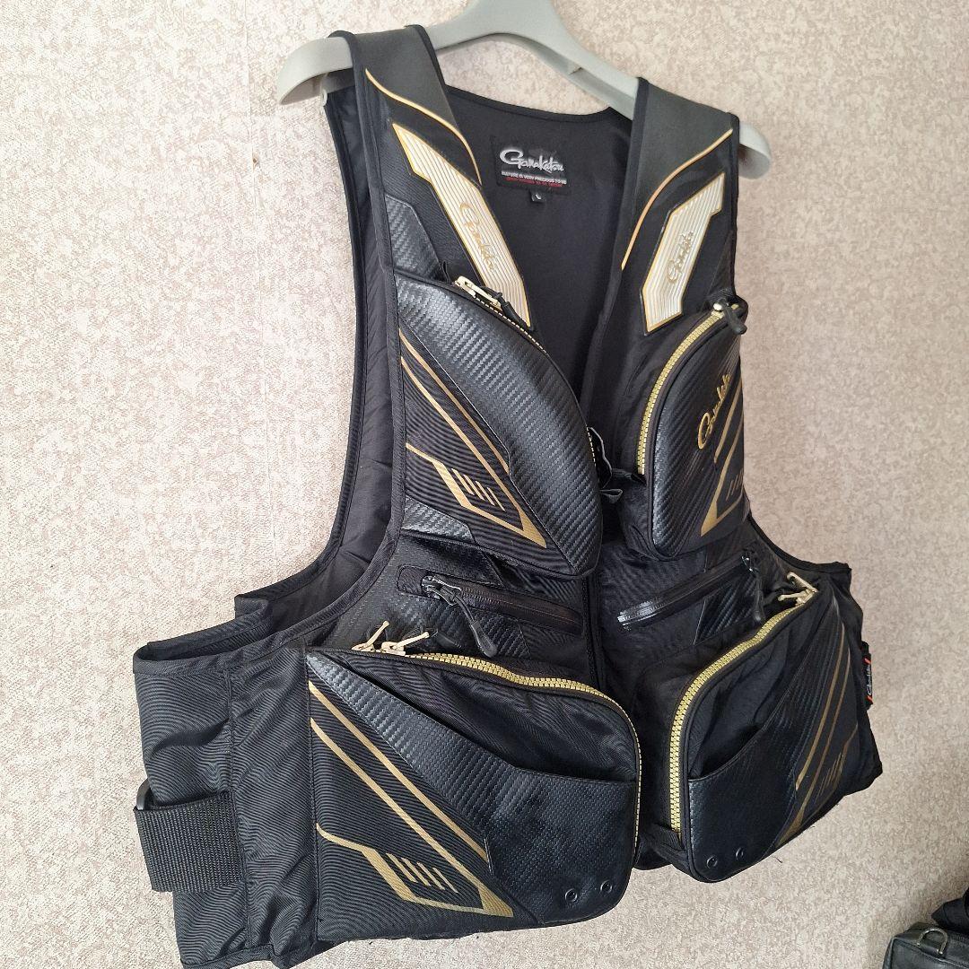 Gamakatsu フィッシングベスト ブラック/ゴールド　Lサイズ