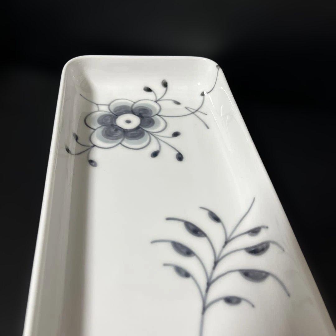 ［新品］ロイヤルコペンハーゲン　ブラックフルーテッドメガ　ロングデッシュ①