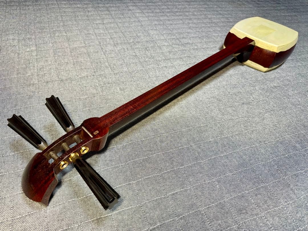 【極上玉杢】最高級 津軽三味線 金細 子持綾杉胴 超美品 トチ巻太棹 瘤杢 縮杢